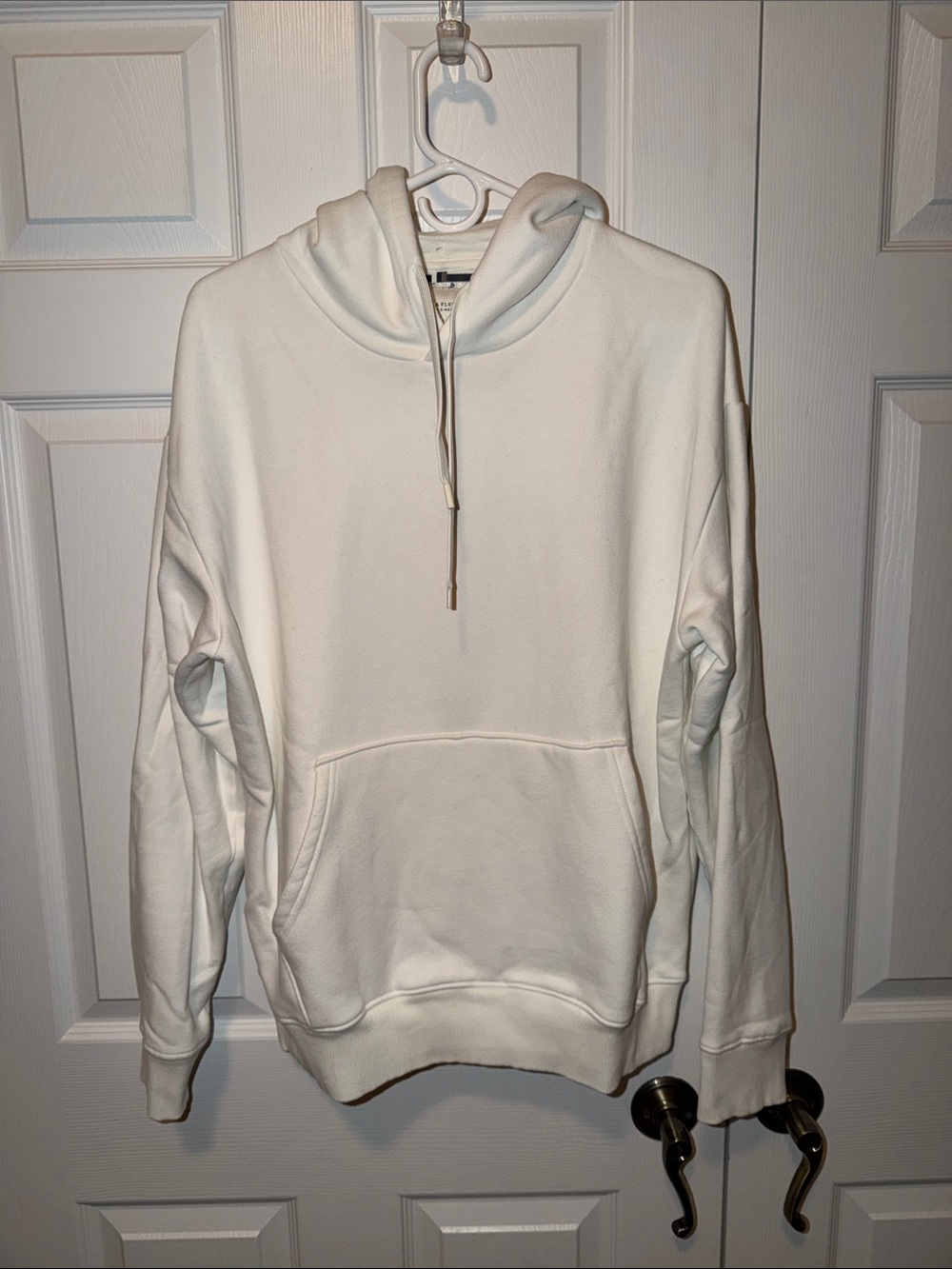 Denim & Flower Men's White Pullover Hoodie with Kangaroo Pocket